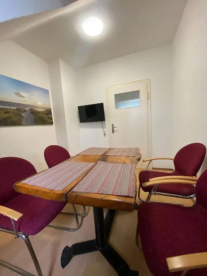 Apartment Othman Appartements Gross Buchholzer Strasse 16A Hannover Germany
